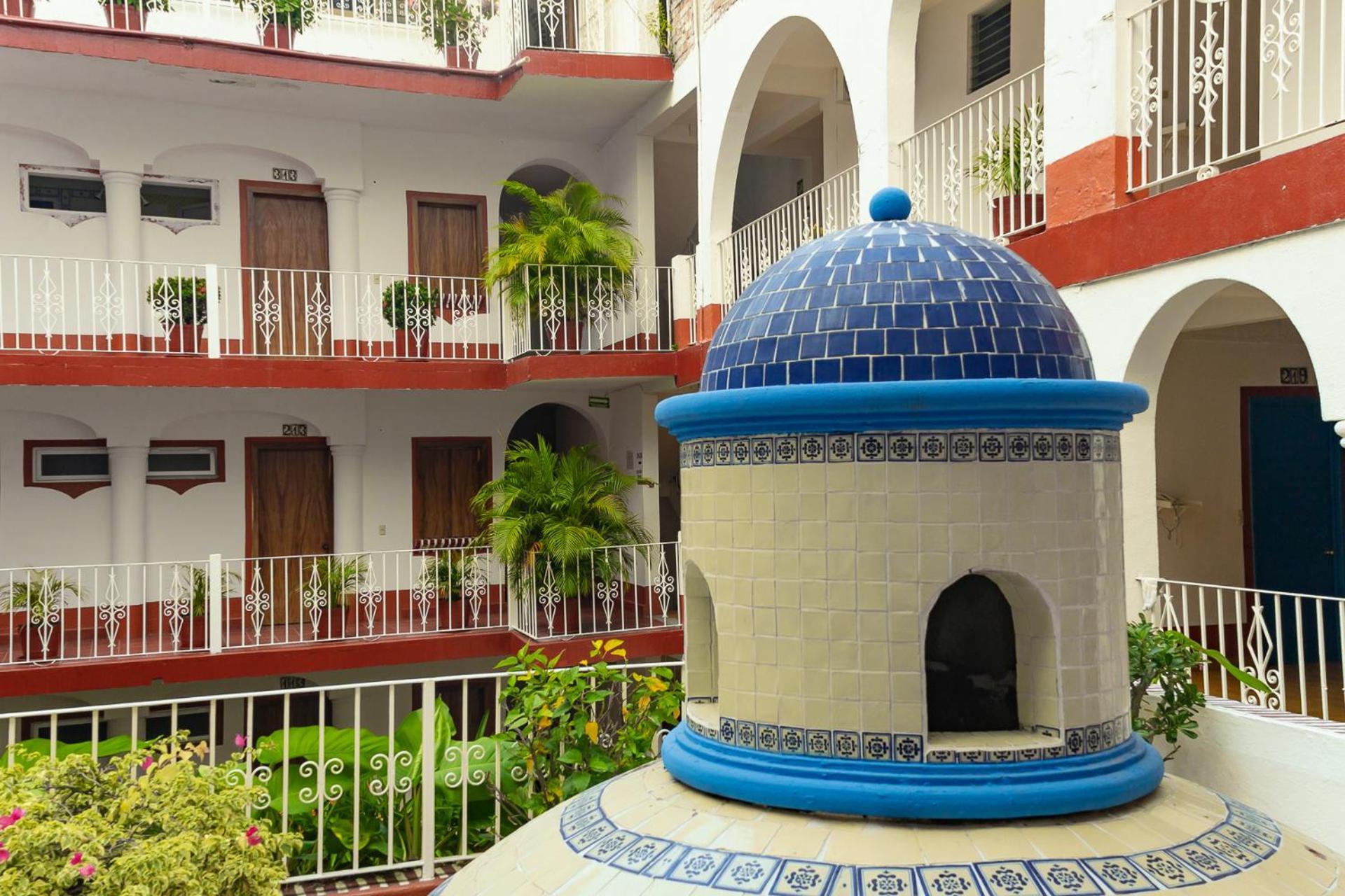 Hotel Encino Malecon Centro Пуэрто-Вальярта Экстерьер фото