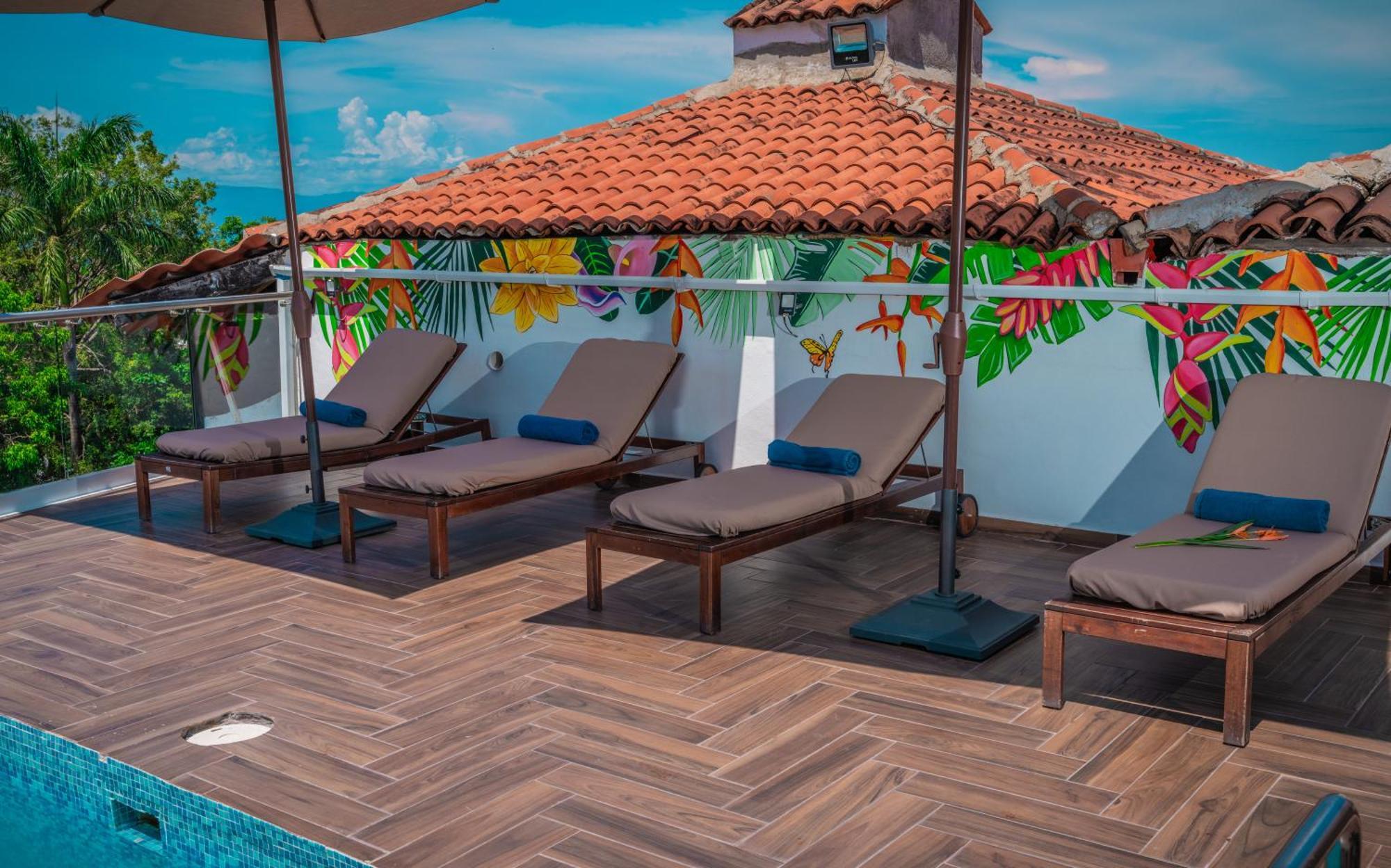 Hotel Encino Malecon Centro Пуэрто-Вальярта Экстерьер фото