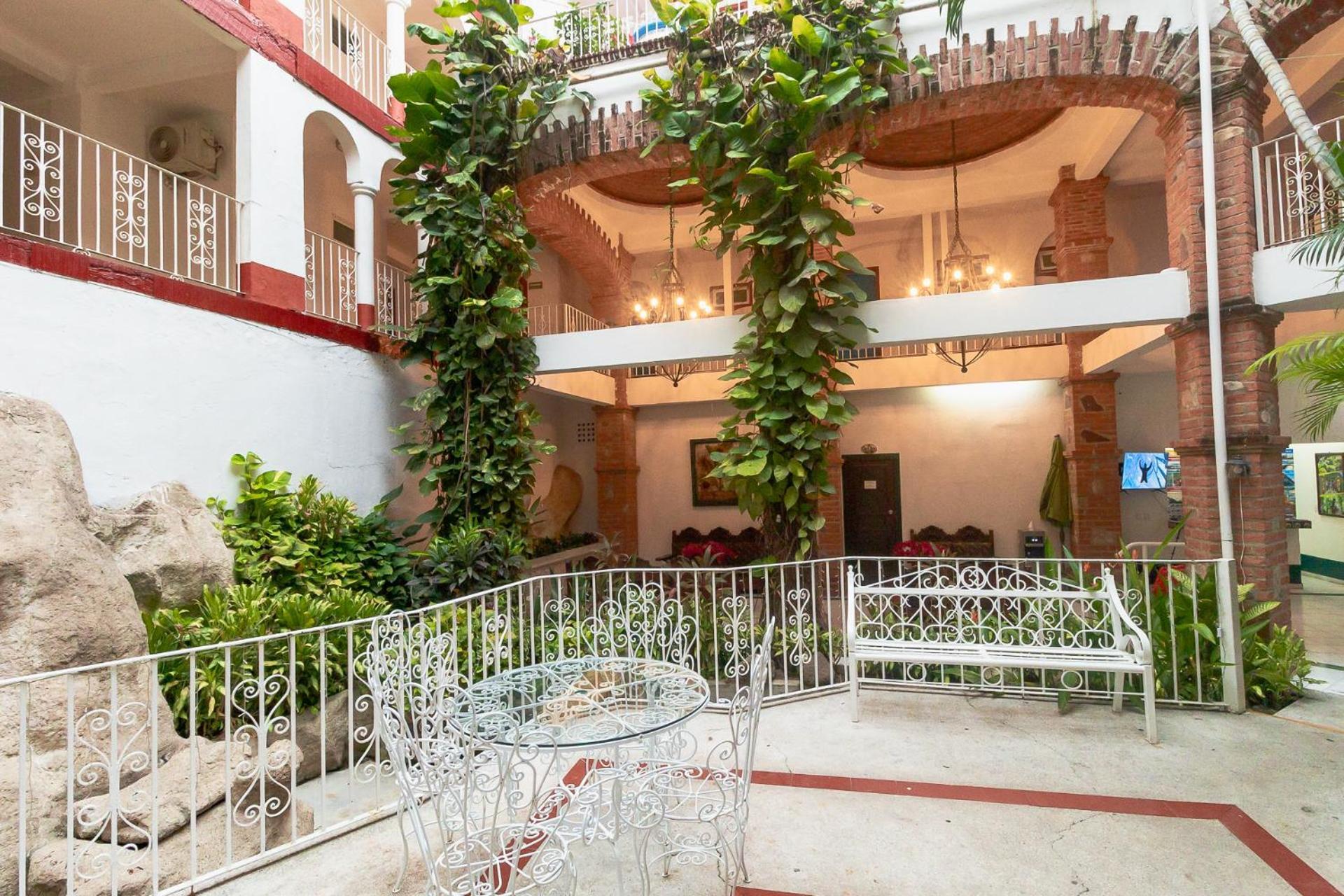 Hotel Encino Malecon Centro Пуэрто-Вальярта Экстерьер фото
